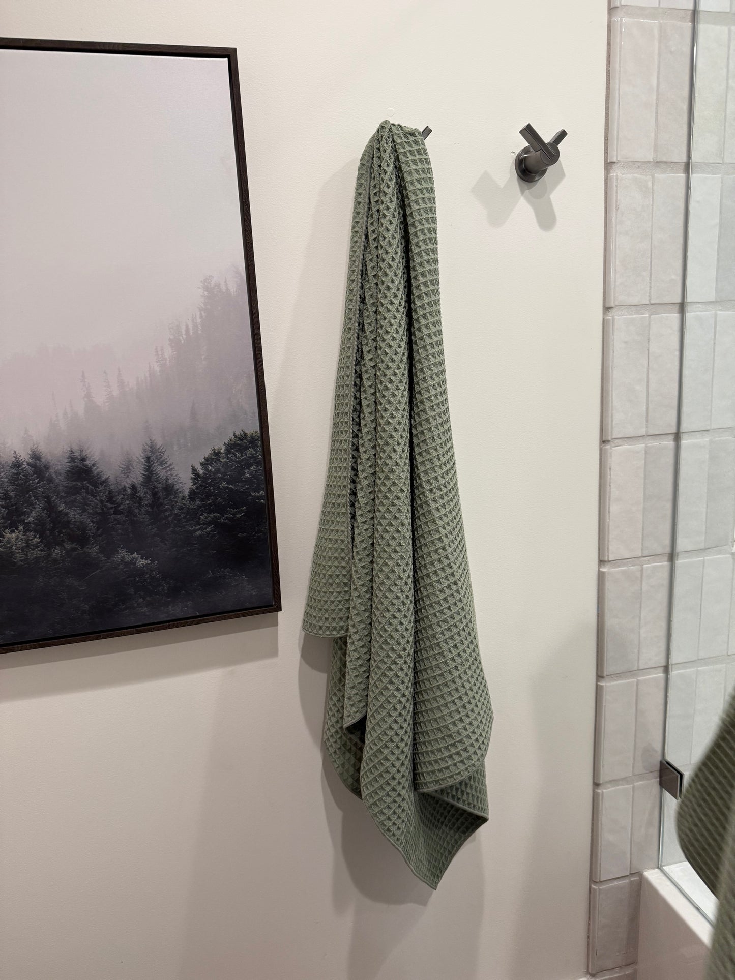 LUXE BATH TOWEL ALOE