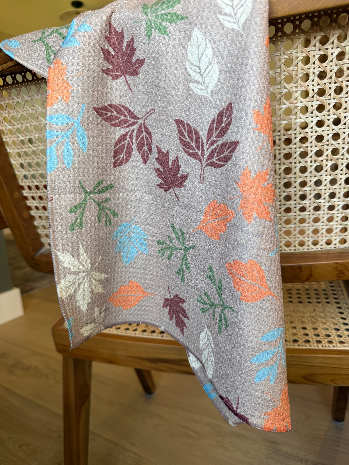 LINEN AND LEAVES
