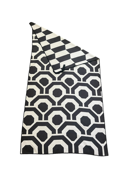 CONTRAST BEACH TOWEL